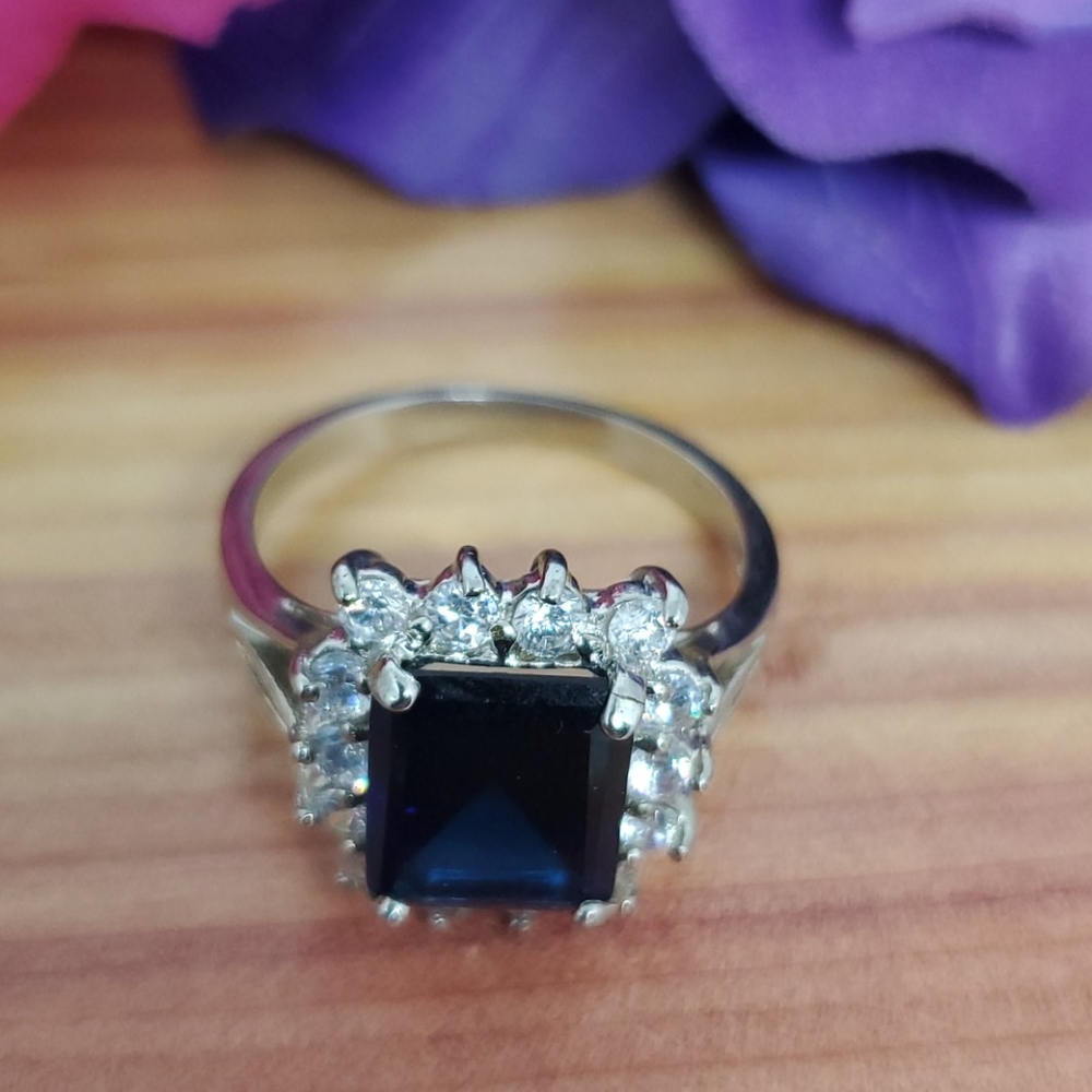 Sapphire Ring - Picture 3 of 5